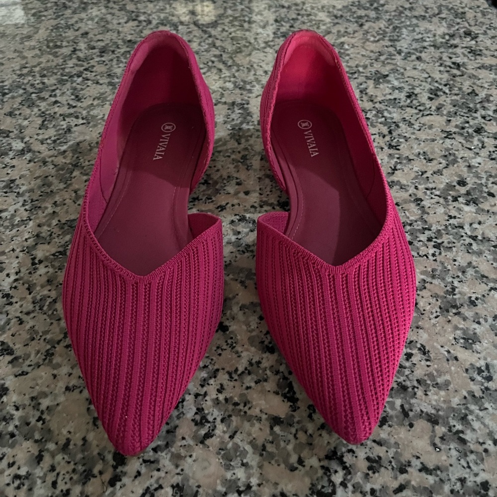 Chic Pink Flats with Textured Design